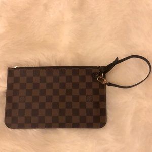 Louis Vuitton Neverfull MM Pouch